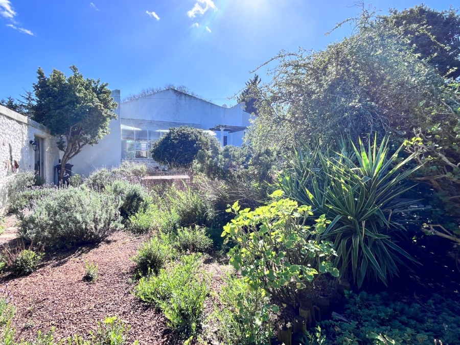 To Let 3 Bedroom Property for Rent in Table View Western Cape